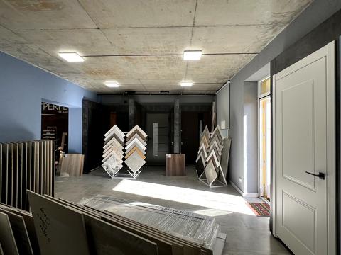 комерційна за адресою Центральна вул., 11г