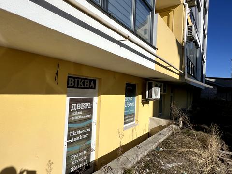 комерційна за адресою Центральна вул., 11г