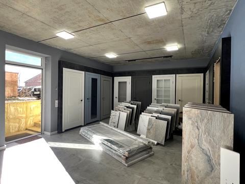 комерційна за адресою Центральна вул., 11г