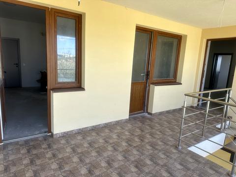 коммерческая по адресу Ужгородська, 7