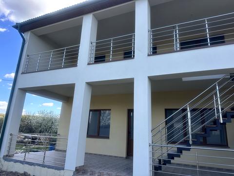 коммерческая по адресу Ужгородська, 7