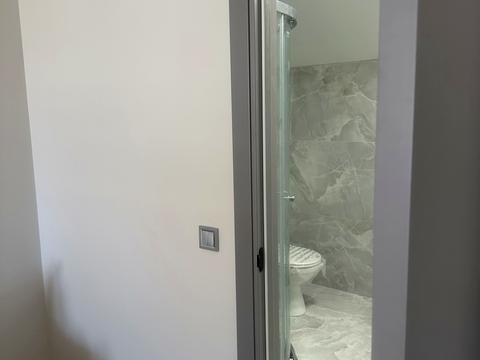 коммерческая по адресу Ужгородська, 7