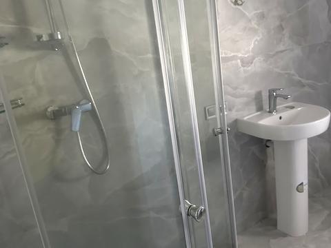 коммерческая по адресу Ужгородська, 7