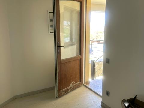 коммерческая по адресу Ужгородська, 7