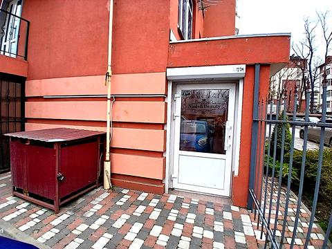 комерційна за адресою Мечникова вул., 106-А
