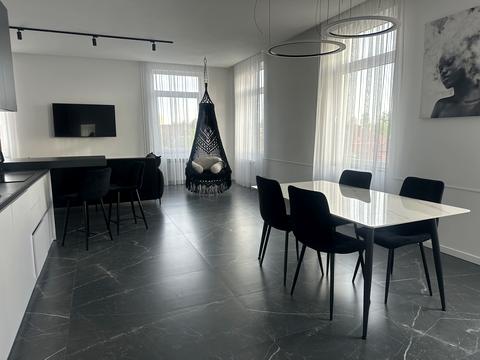 квартира за адресою Закарпатська вул., 21