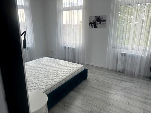 квартира за адресою Закарпатська вул., 21