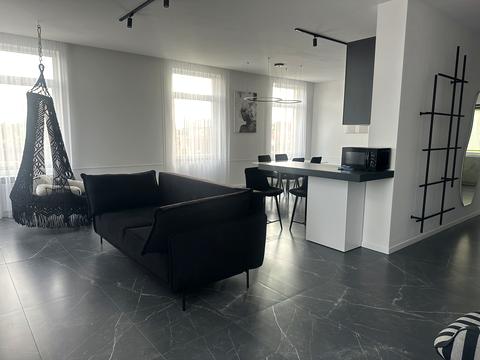 квартира за адресою Закарпатська вул., 21