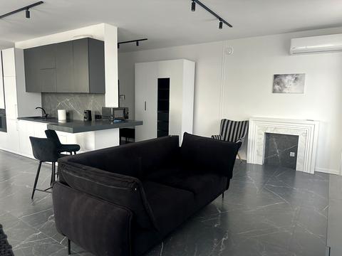 квартира за адресою Закарпатська вул., 21