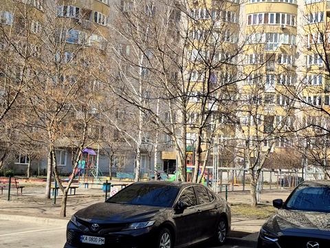 квартира за адресою Анни Ахматової вул., 48