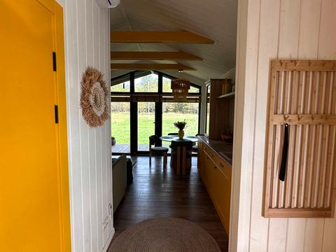 дом по адресу Набережна