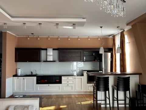 квартира за адресою Лабораторна вул., 8