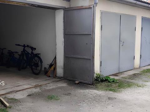 паркомісце за адресою Української Дивізії вул., 18