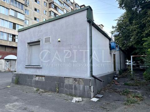 комерційна за адресою Печенізька вул., 10