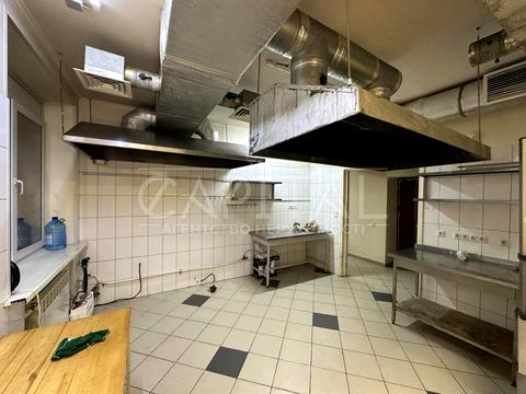 комерційна за адресою Печенізька вул., 10