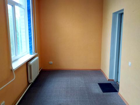 комерційна за адресою Батумська вул., 11