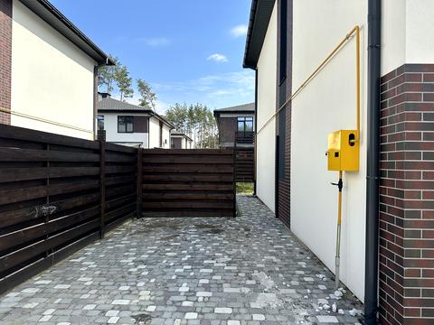 будинок за адресою Патріотів