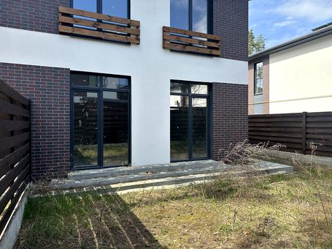 будинок за адресою Патріотів