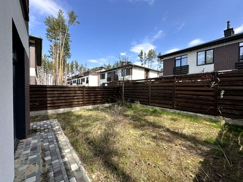 будинок за адресою Патріотів