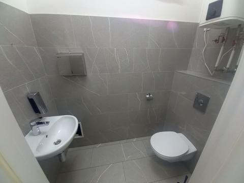 комерційна за адресою Кельнський бульв. (Катеринославський), 1