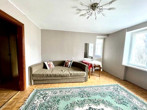 квартира за адресою Космонавтів вул., 152