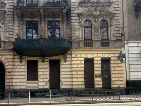 коммерческая по адресу Ивана Франко ул., 65