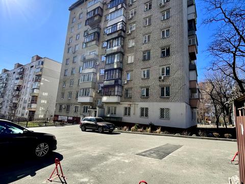 квартира за адресою Лабораторний пров., 4