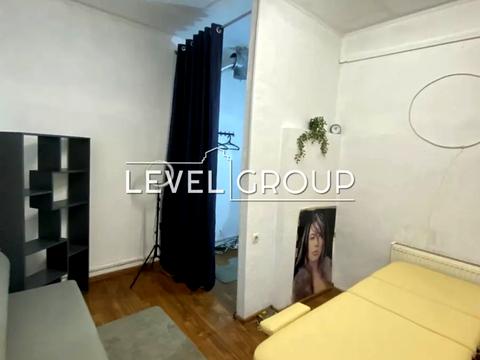 комерційна за адресою Володимира Івасюка просп. (Героїв Сталінграду), 65