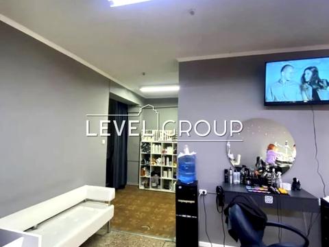 комерційна за адресою Володимира Івасюка просп. (Героїв Сталінграду), 65