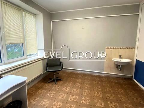 комерційна за адресою Володимира Івасюка просп. (Героїв Сталінграду), 65