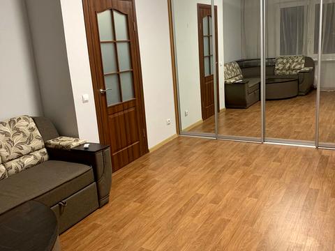 квартира за адресою Софії Русової вул., 5-Б