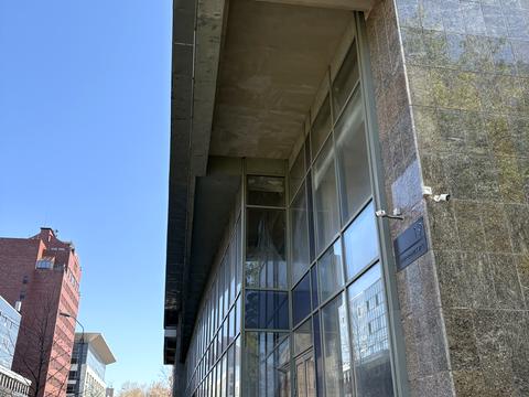 комерційна за адресою Мечникова вул., 19