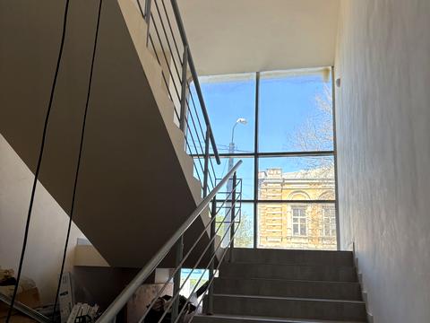 комерційна за адресою Мечникова вул., 19