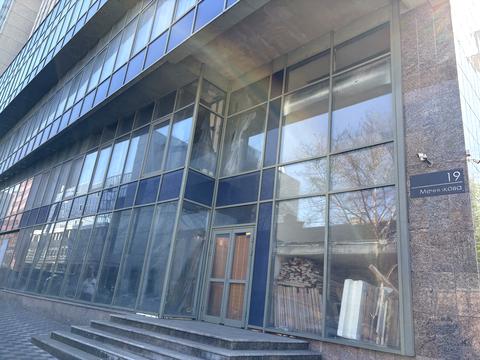 комерційна за адресою Мечникова вул., 19