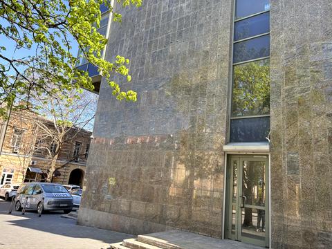 комерційна за адресою Мечникова вул., 19