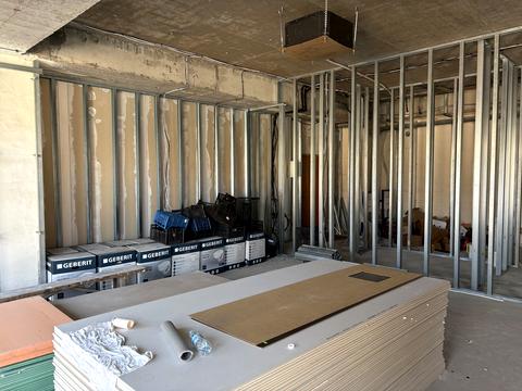 комерційна за адресою Мечникова вул., 19