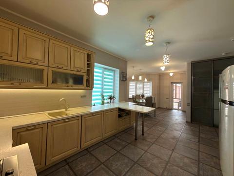 будинок за адресою Ватутіна вул.