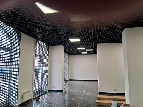 комерційна за адресою Дмитра Яворницького просп. (Карла Маркса), 82