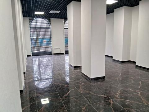 комерційна за адресою Дмитра Яворницького просп. (Карла Маркса), 82