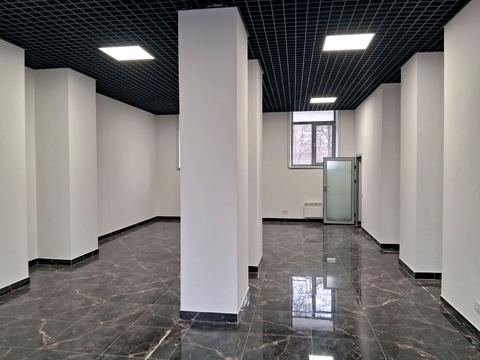 комерційна за адресою Дмитра Яворницького просп. (Карла Маркса), 82