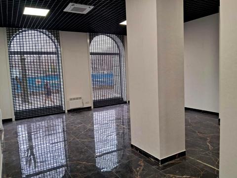 комерційна за адресою Дмитра Яворницького просп. (Карла Маркса), 82