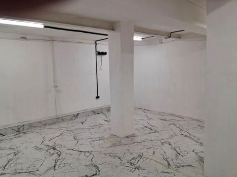 комерційна за адресою Дмитра Яворницького просп. (Карла Маркса), 82