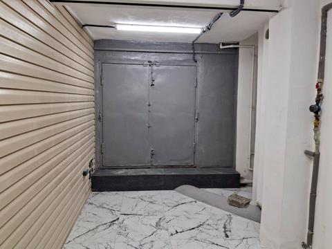 комерційна за адресою Дмитра Яворницького просп. (Карла Маркса), 82