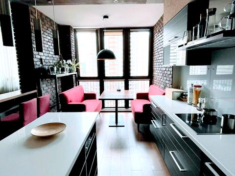 квартира за адресою Анни Ахматової вул., 30