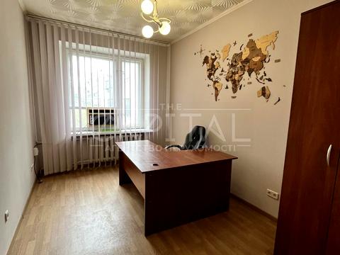 коммерческая по адресу Амвросия Бучмы бульв., 5
