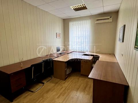 коммерческая по адресу Амвросия Бучмы бульв., 5