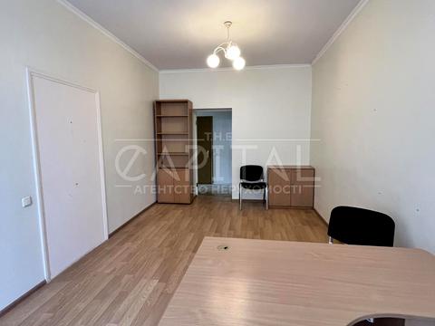 коммерческая по адресу Амвросия Бучмы бульв., 5