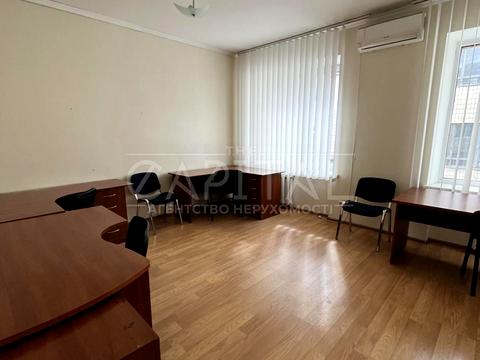 коммерческая по адресу Амвросия Бучмы бульв., 5