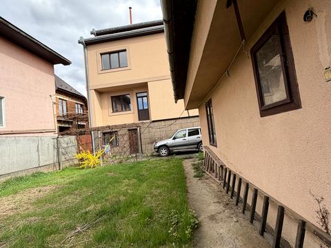 будинок за адресою Лісна