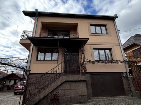 будинок за адресою Лісна